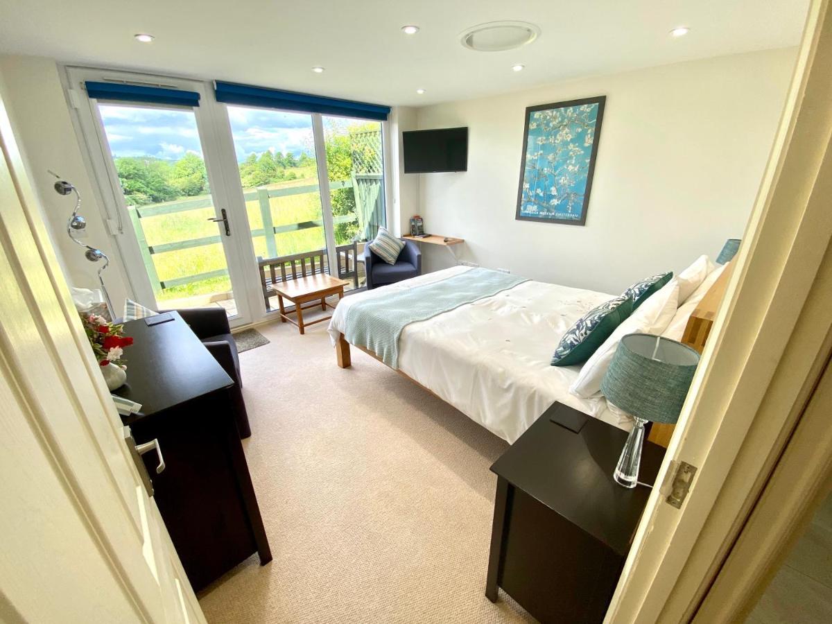 A Secluded Self Contained Country Suite With A View - Parking, Easy Access To Bath คอร์แชม ภายนอก รูปภาพ